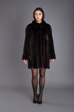 Haină din blană naturală de nurcă