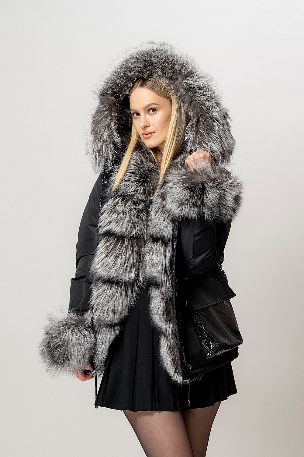 Geacă PARKA Neagră, impermeabilă, cu guler din blană naturală de vulpe argintie și glugă - imagine 4