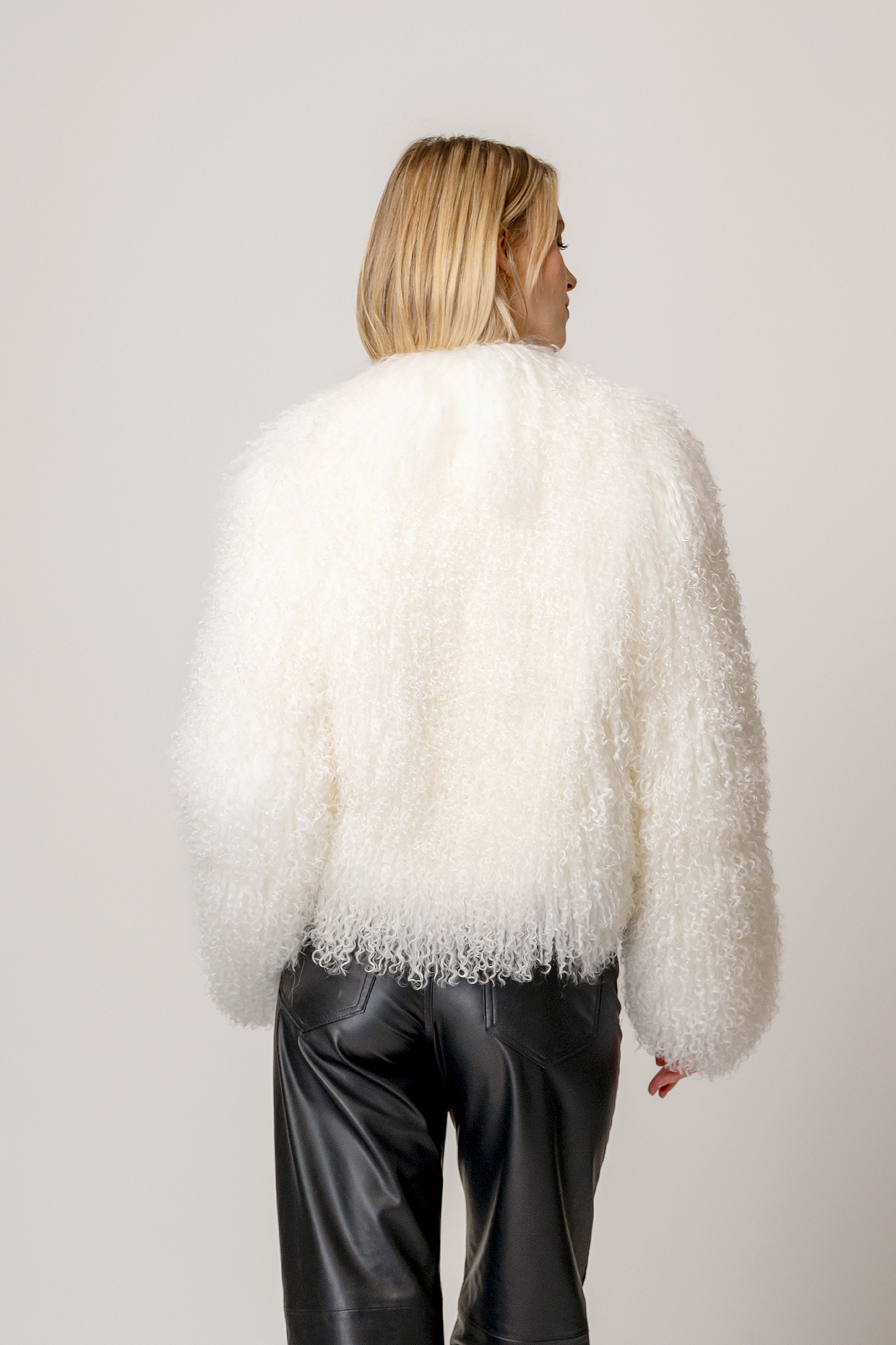 Haină din blană naturală de miel tibetan, Albă - stil modern - imagine 4