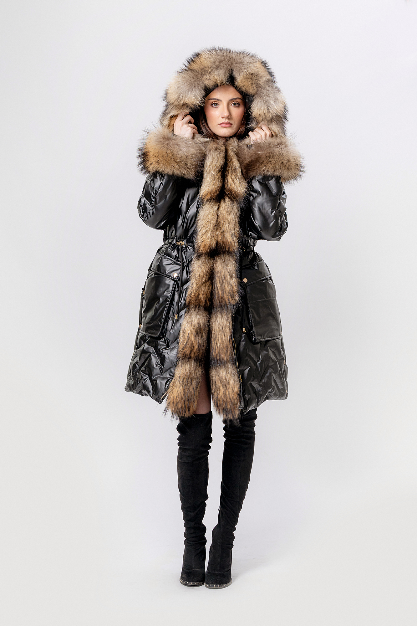 Geacă PARKA cu blană naturală de enot - model Luxury pentru iarnă